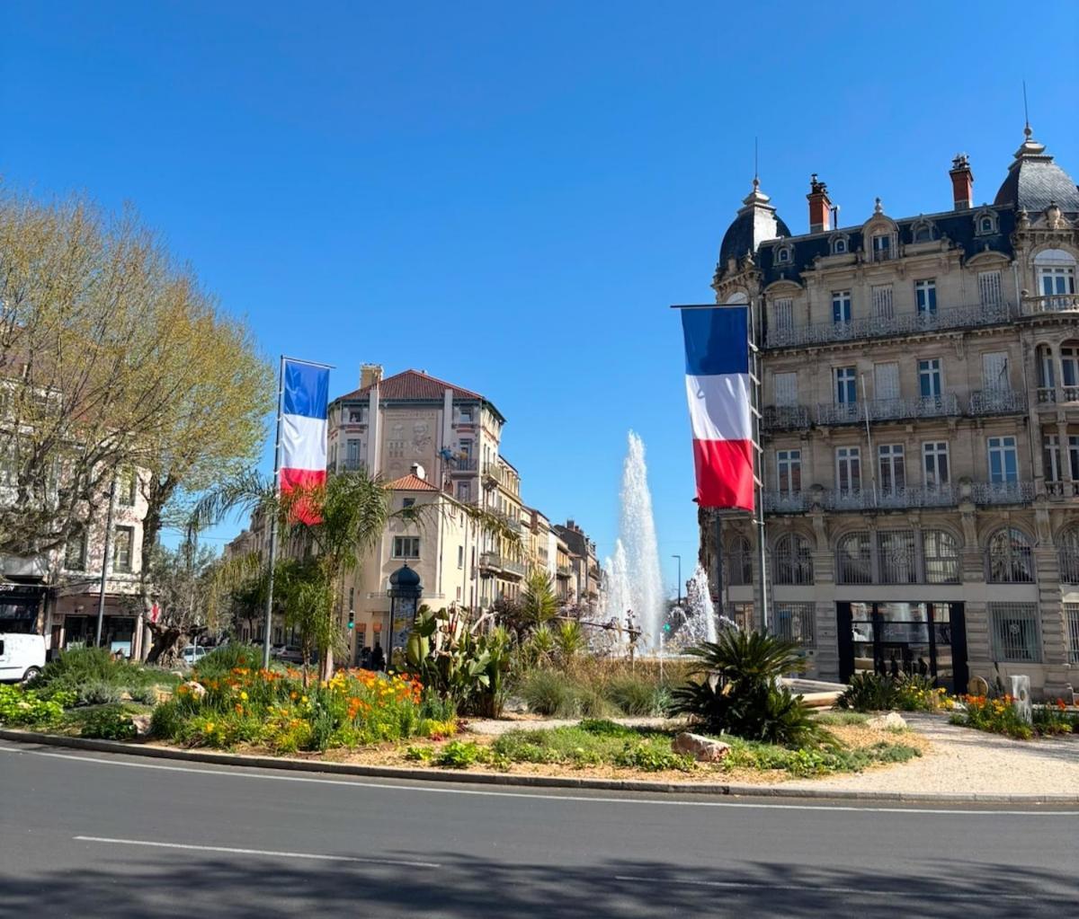 Grand Appartement De 100M2 -Allee Paul Riquet Beziers - 4Chambres - Wifi- Tv Connectee Bagian luar foto
